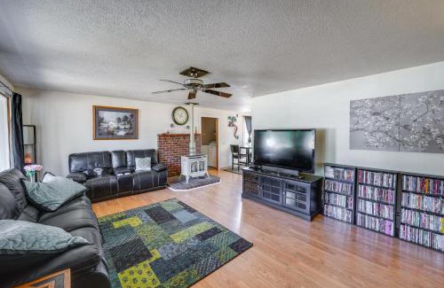 Darrington House | Darrington Rental with Private Yard and Mountain Views