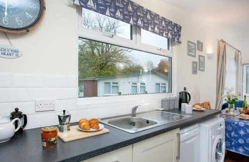 Dartmouth Ski Chalet | Dartmouth Devon - Norton Park 2 bedrooms detached chalet - 2 bathrooms & parking