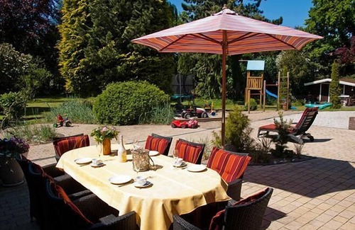 Harmsdorf House | Das 5 Sterne Wellness Ferienhaus Traumgarten in der Ringstraße 6 in 23738 Harms