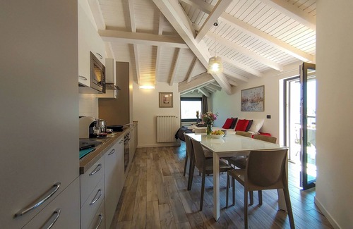 Dascio Apartment | Dascio Oasi Roof Terrace Holiday Apartment on the Lake with Pool