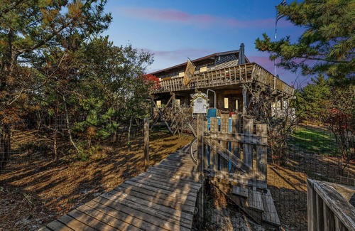 Davis Park House | Davis Park Fire Island 5BR/2 Bath AC Waterviews, Waterviews Pet Friendly renovated Beach House