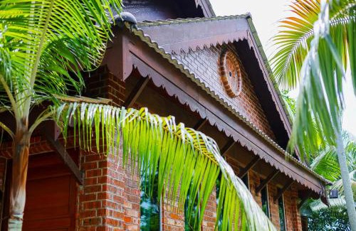 Ipoh House | DAWA Brickhouse - Balinese Guesthouse in Thompson Ipoh by Ryokan Management