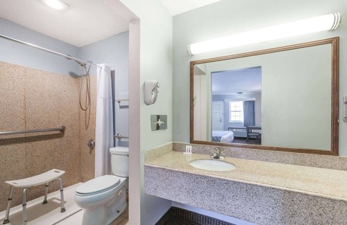 Cherrywood Hotel | Days Inn by Wyndham Austin/University/Downtown