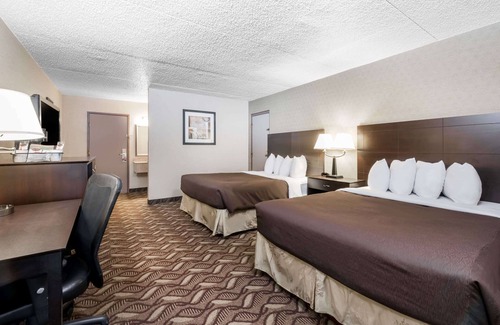 Bismarck Hotel | Days Inn by Wyndham Bismarck