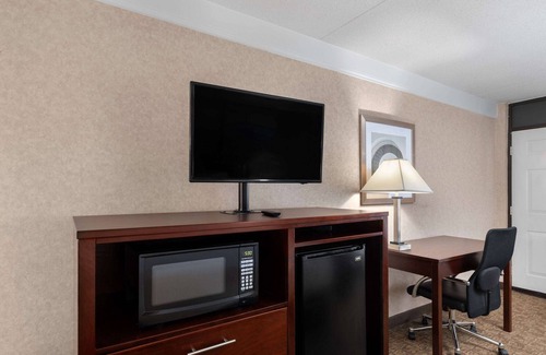 Columbia Hotel | Days Inn by Wyndham Columbia Kentucky