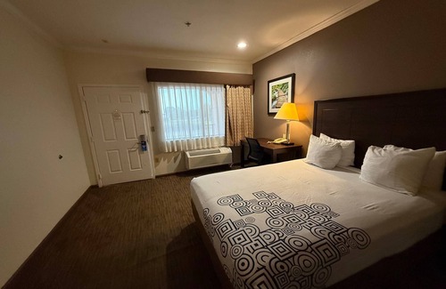 Navasota Hotel | Days Inn by Wyndham Navasota