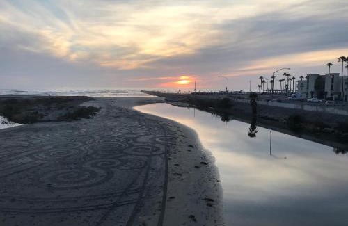 Oceanside Hotel | Days Inn by Wyndham Oceanside