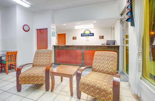 Okemah Hotel | Days Inn by Wyndham Okemah