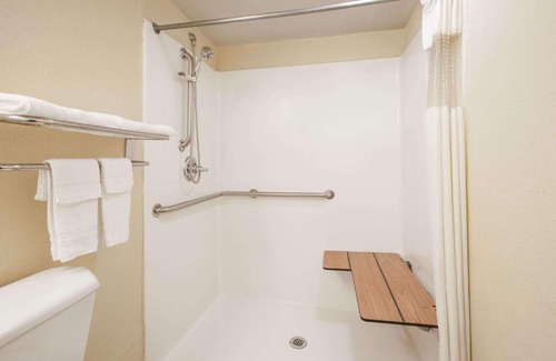 Okemah Hotel | Days Inn by Wyndham Okemah