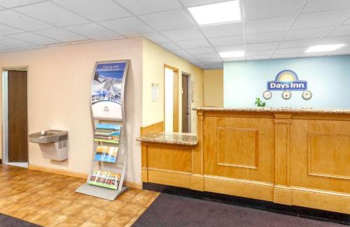 Portage Hotel | Days Inn by Wyndham Portage Indiana Dunes National Park