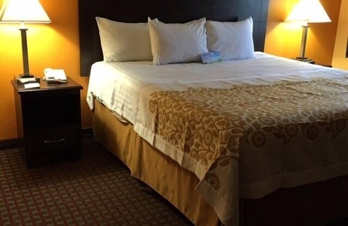 West Glens Falls Hotel | Days Inn by Wyndham Queensbury/Lake George