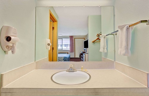 Tukwila Hotel | Days Inn by Wyndham Seattle South Tukwila