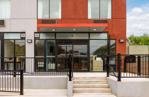 Port Richmond Hotel | Days Inn by Wyndham Staten Island