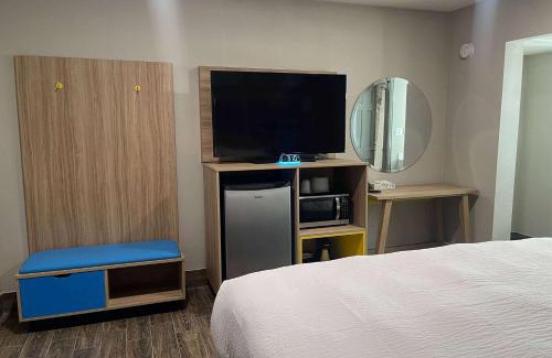 Sulphur Springs Hotel | Days Inn by Wyndham Sulphur Springs