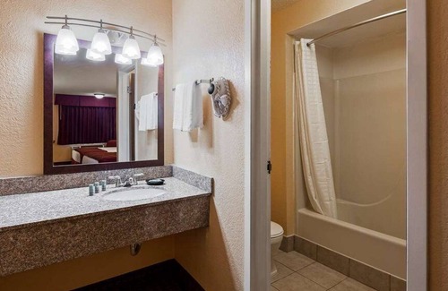 Whitmore Lake Hotel | Days Inn by Wyndham Whitmore Lake/Ann Arbor/Brighton
