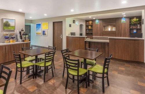 Flagstaff Hotel | Days Inn & Suites by Wyndham East Flagstaff