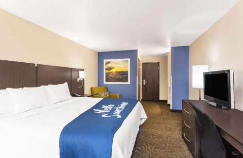 Flagstaff Hotel | Days Inn & Suites by Wyndham East Flagstaff