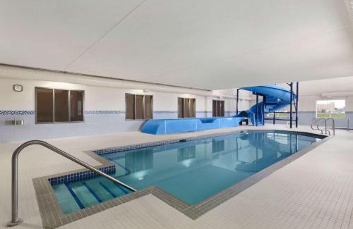 Yorkton Hotel | Days Inn & Suites by Wyndham Yorkton