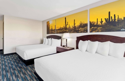 Mesa Hotel | Days Inn & Suites by Wyndham Mesa Near Phoenix