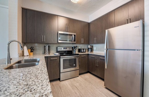 Daytona Beach Apartment | Daytona 2BR Getaway Parking Family & Pet-friendly