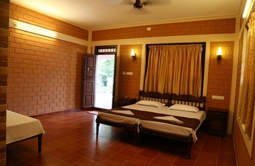 Alappuzha Bed & Breakfast | Dazzle Dew Memories -Standard Room 1