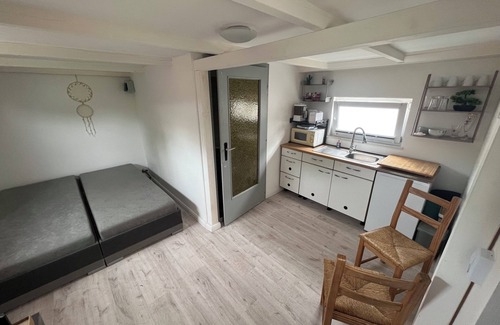 Tarnewitz Cabin | DDR Datscha Aussen. Chill-zone Innen