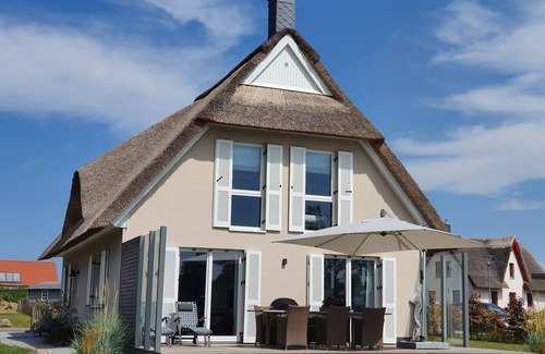Gross Schwansee House | Designer vacation home ★ Sauna ★ Whirlpool ★ WMF kitchen ★ Beach ★ Go-kart
