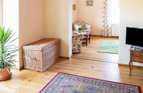 Ziegenhals Apartment | Cosy Villa in Königs Wusterhausen OT Niederlehme with Garden