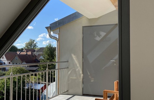 Lausnitz Apartment | Helle Dachgeschoßwohnung mit Kamin