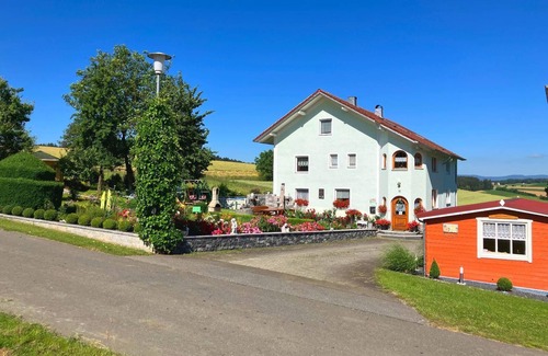 Neukirchen Beim Heiligen Blut Apartment | Vacation apartment (85 sqm) with cozy eat-in kitchen