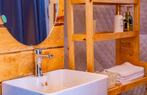 Kon Plong Hotel | De Vivre Homestay Măng Đen