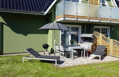Born auf dem Darss Apartment | De Windroos - terrace, barbecue, beach chair, sun loungers, close to the Bodden, Baltic Sea 6km away, washing machine on request, WLAN