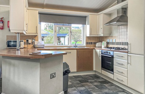 Whitfield Ski Chalet | Decadent and spacious contemporary timber lodge.