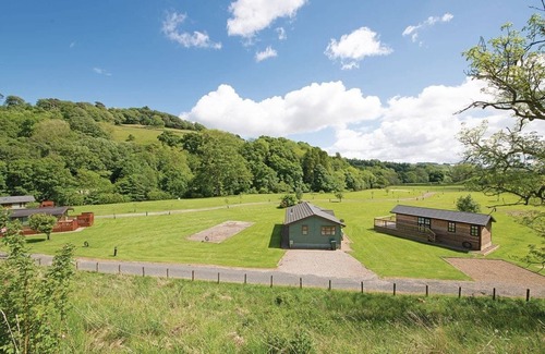 Whitfield Ski Chalet | Decadent and spacious contemporary timber lodge.