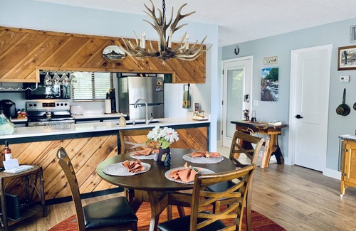 Lake Toxaway Condo | DECEMBER 2025! BOOK 5 NIGHTS GET 10% OFF! SMOKEY MOUNTAINS & WATER FALL VIEW!