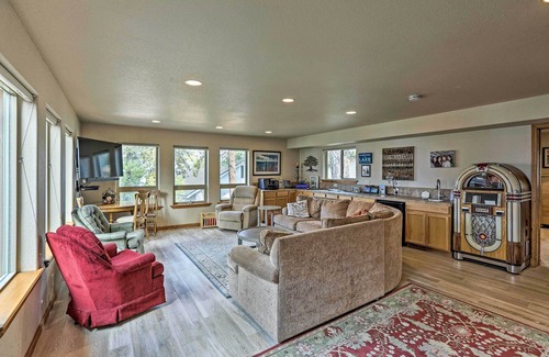 Elk Point House | Deck & Beach Access: Lake Tahoe Shoreside Retreat!