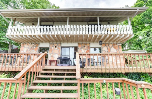 Camdenton House | Deck & Boat Dock: Lakefront Getaway in Camdenton