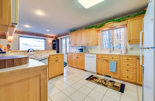 Good Hart House | Deck & Views: Beautiful Michigan Home