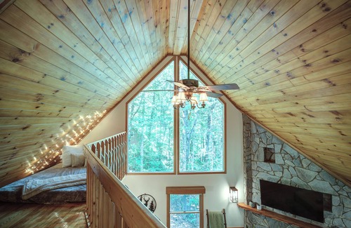 Fleetwood Cabin | Decked Out Bear Den - Hot Tub, Game Room, Dog Friendly