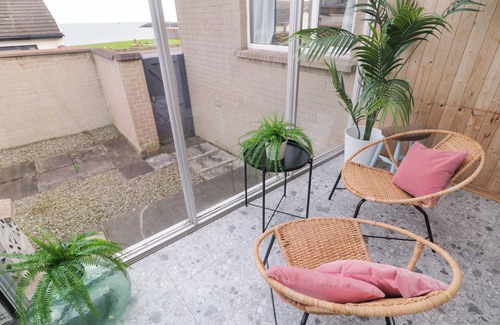Donaghadee Cottage | DEE BY THE SEA, family friendly, with a garden in Donaghadee
