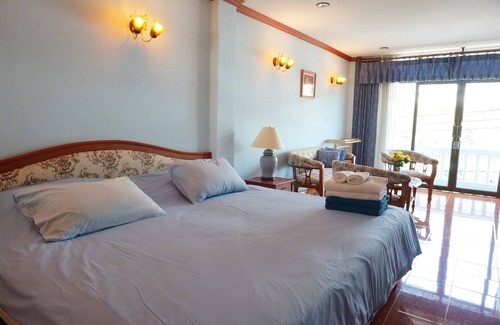 Cha-am House | Dee-Lek Guesthouse and Restaurant