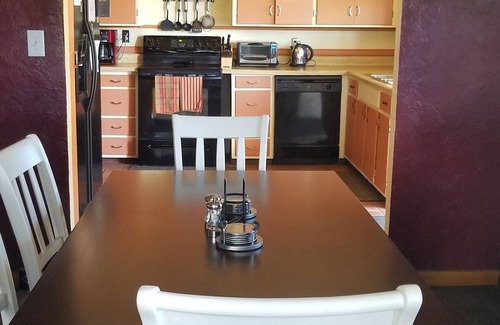 Accident House | Deep Creek Lake Area! Spend Less on Lodging and More on FUN!
