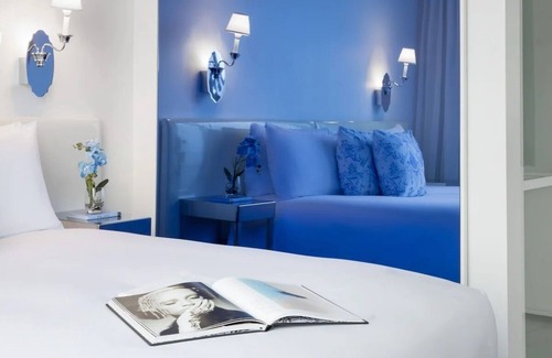 SoHo Hotel | Deeply Rooted In SoHo! Premium Suite with Sitting Area, Pets Allowed, City View!