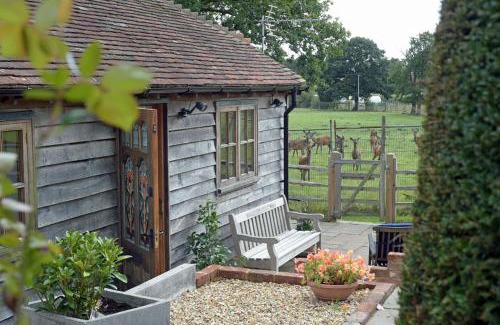Nuthurst Apartment | Deer Lodge with a View