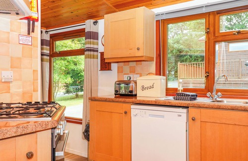 Liverton Cottage | DEER PARK LODGE 8 - FAWN LODGE, pet friendly, with pool in Chudleigh