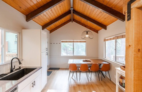 Cedar Glen Cabin | Deer Run Cabin (+Lake Access)