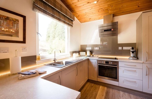 Crianlarich Apartment | Deerstalker. Beautiful 5 star, 1 bedroom chalet sleeps up to 2