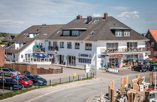 St. Peter-Ording Apartment | Deichbude 1 - Apartment house Deichbude am Strand - 1a location to the main beach