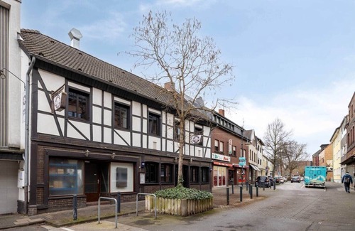 Rhein-Erft-Kreis District Apartment | DEINE BUDE - 5 Zi., Bäder, Küche