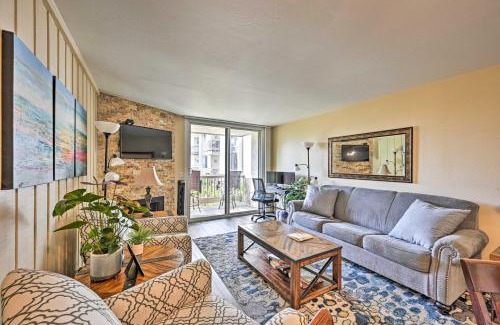 Townsite Apartment | Deja Blue Oceanside Condo on Beach with Pools!